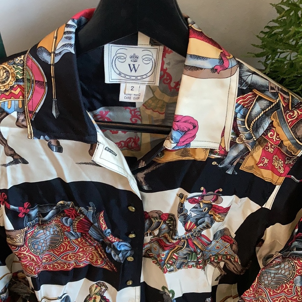 Blouse size 2  WATHNE measurements in pictures. It’s silk - Picture 2 of 9